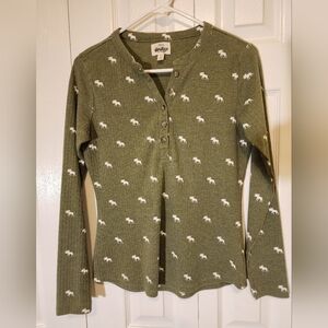 Hatley Green Long Sleeve Moose Print Henley Top Medium